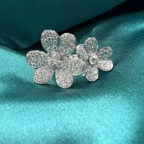 FRIVOLE DIAMOND BETWEEN RING