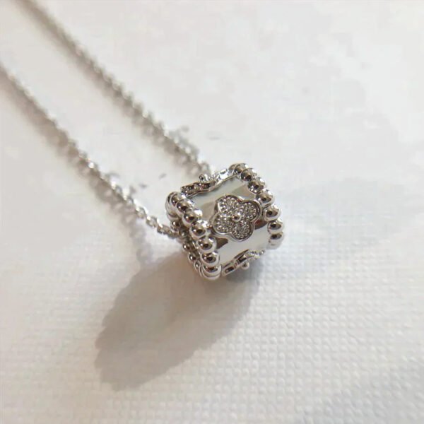 PERLEE PEDANT NECKLACE SILVER