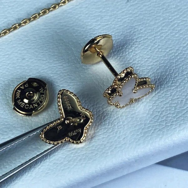SWEET BUTTERFLY MOP EARSTUDS