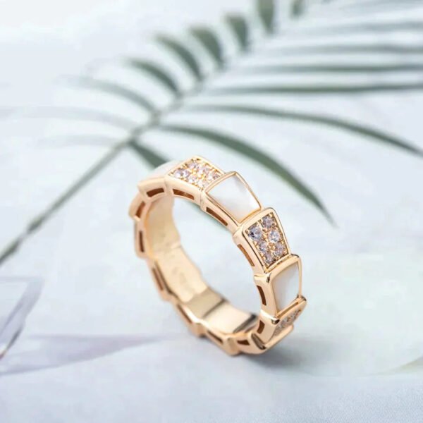 SERPENTI RING ROSE GOLD MOP DIAMOND PAVED 4MM