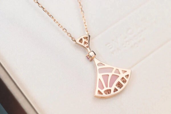 DREAM NECKLACE PINK MOP DIAMOND