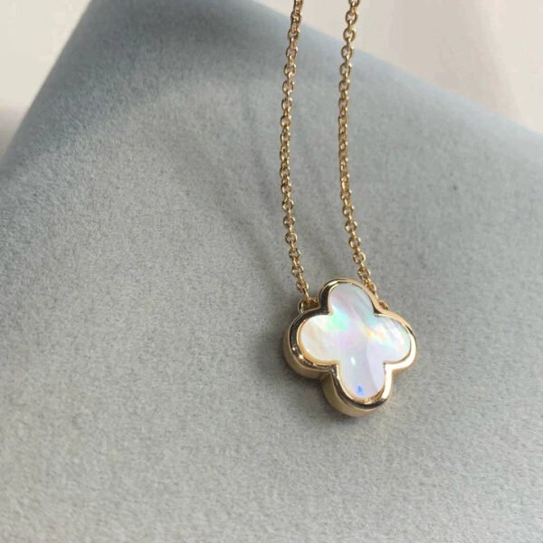PURE CLOVER ROSE GOLD MOP NECKLACE