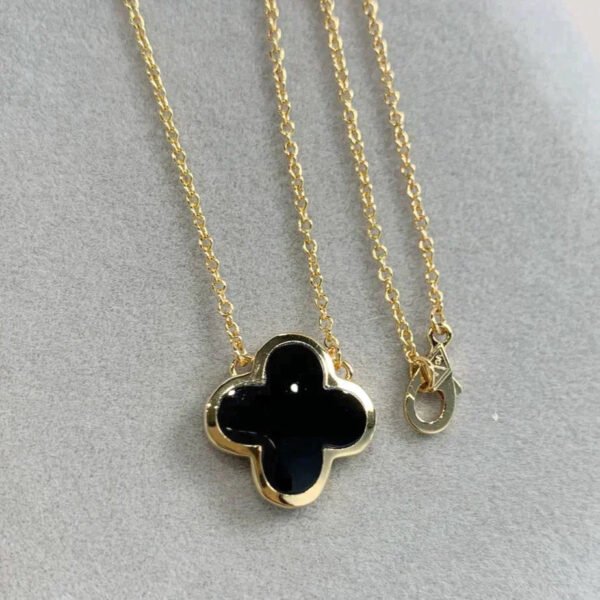 PURE CLOVER GOLD ONYX NECKLACE