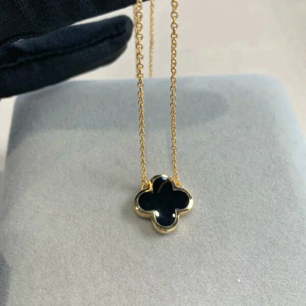 PURE CLOVER GOLD ONYX NECKLACE