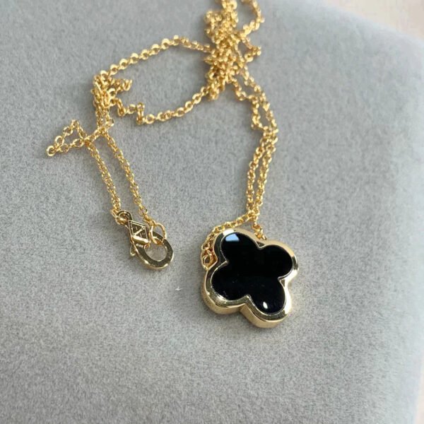 PURE CLOVER GOLD ONYX NECKLACE