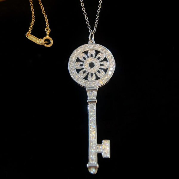 PETAL KEY PEDANT