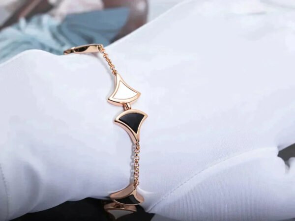 DREAM MOP AND ONYX BRACELET ROSE GOLD