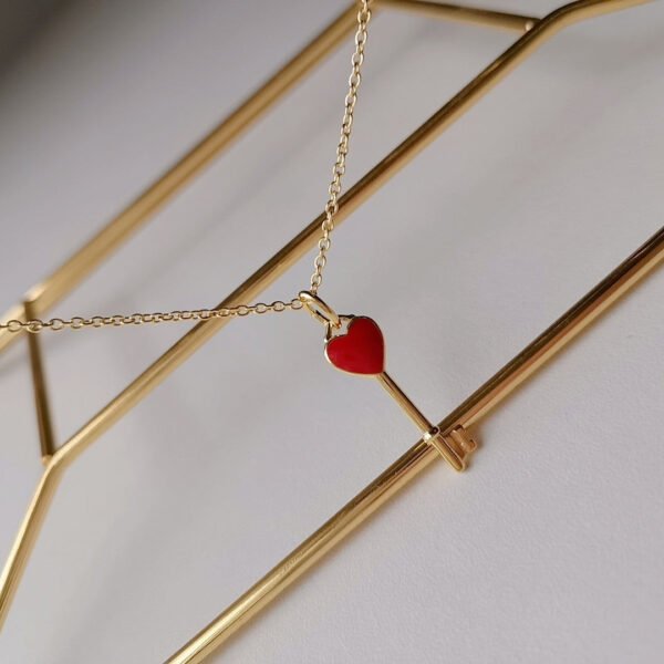 KEY PEDANT CARNELIAN HEART GOLD