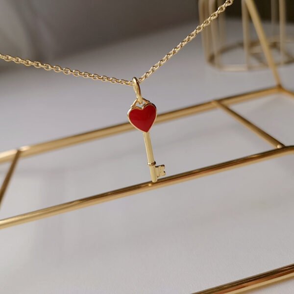 KEY PEDANT CARNELIAN HEART GOLD