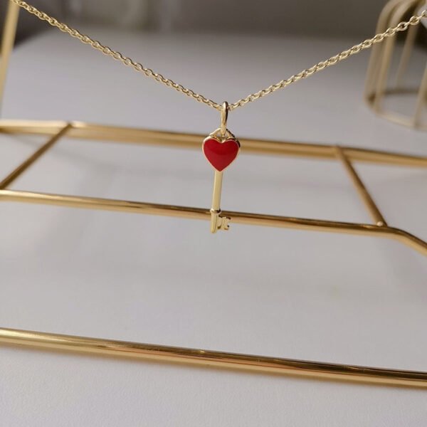 KEY PEDANT CARNELIAN HEART GOLD