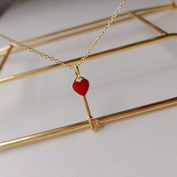 KEY PEDANT CARNELIAN HEART GOLD