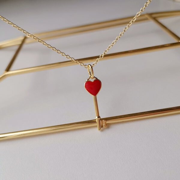 KEY PEDANT CARNELIAN HEART GOLD
