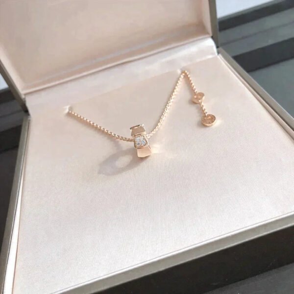SERPENTI PEDANT DIAMOND ROSE GOLD NECKLACE