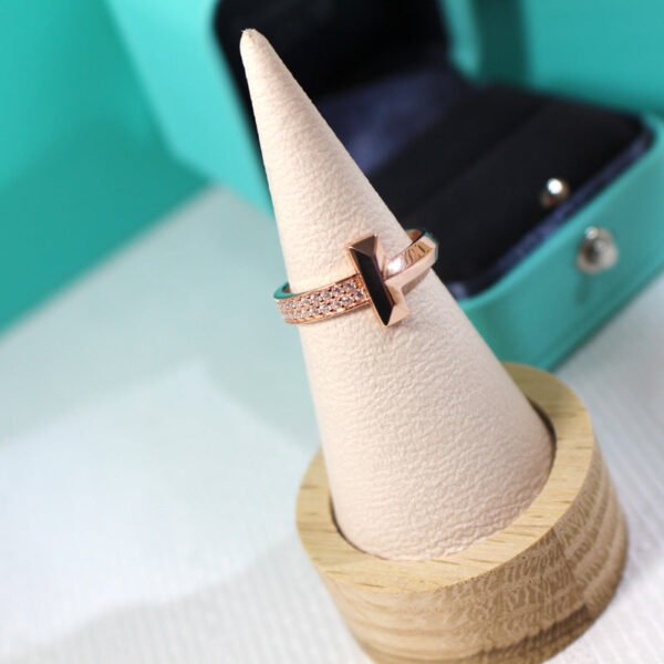 T1 NARROW DIAMOND ROSE GOLD RING