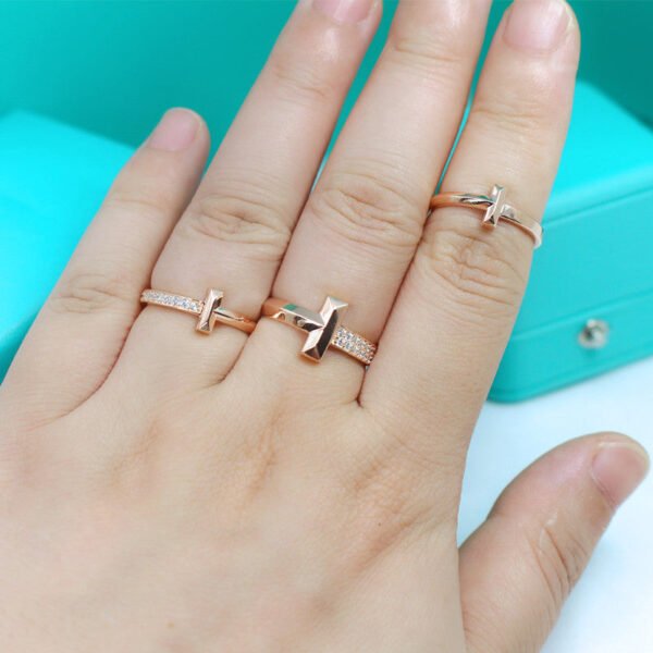 T1 NARROW DIAMOND ROSE GOLD RING