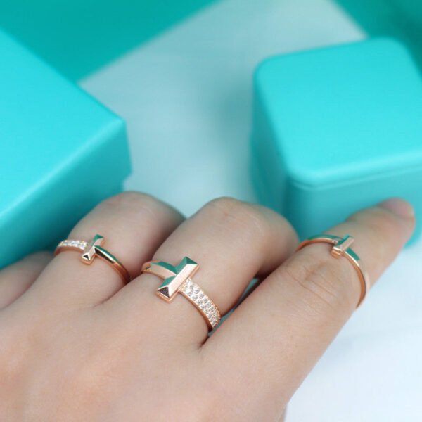 T1 NARROW DIAMOND ROSE GOLD RING