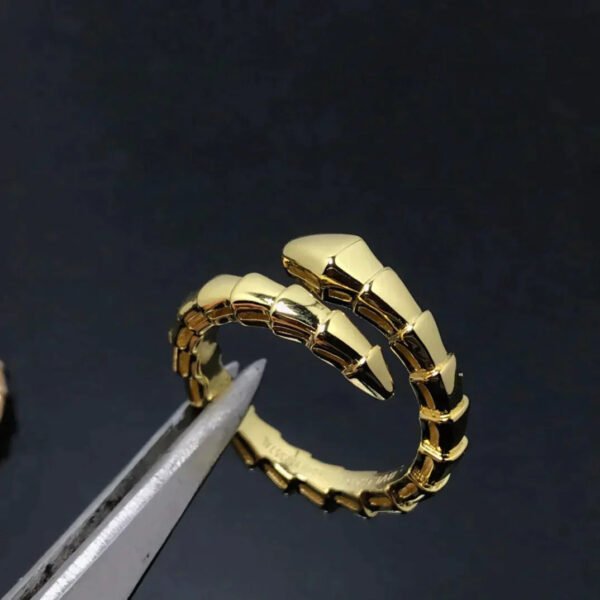 SERPENTS RING