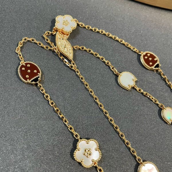LUCKY SPRING 15 MOTIFS NECKLACE
