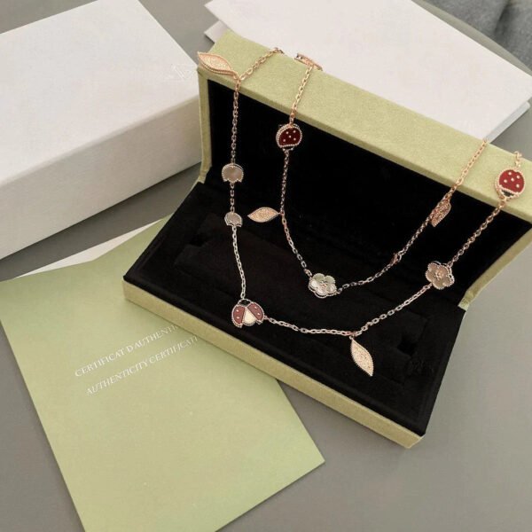 LUCKY SPRING 15 MOTIFS NECKLACE