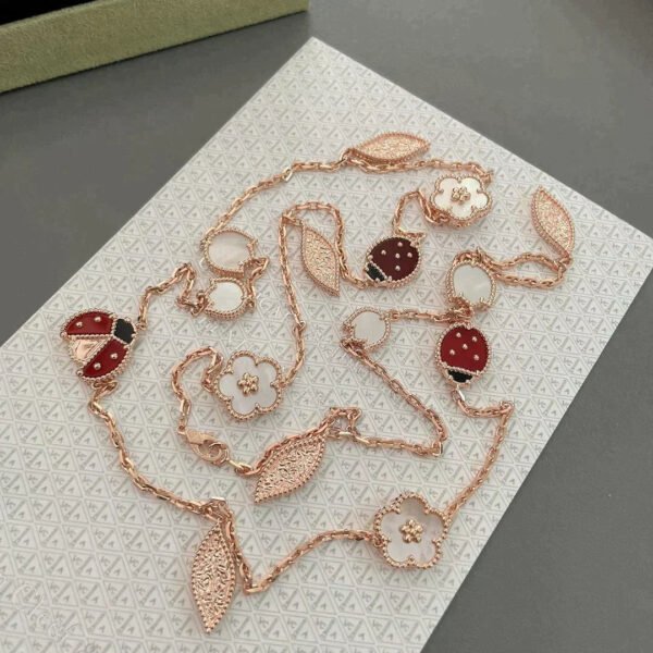 LUCKY SPRING 15 MOTIFS NECKLACE
