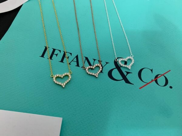 LARGE DIAMOND HEART NECKLACE