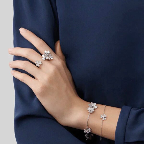 FRIVOLE FLOWER DIAMOND BRACELET SILVER