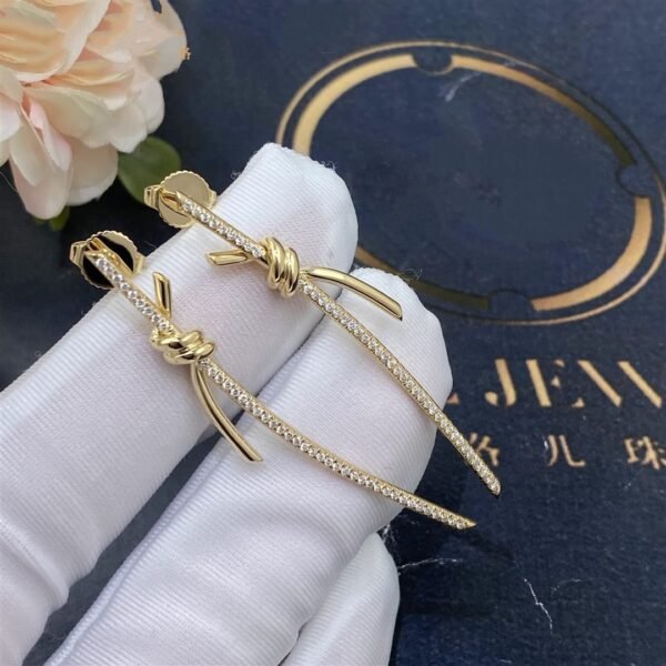 KNOT DROP EARRINGS IN GOLD WITH DIAMONDS