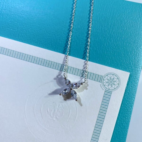 PLATINUM AND DIAMOND VICTORIA PENDANT NECKLACE