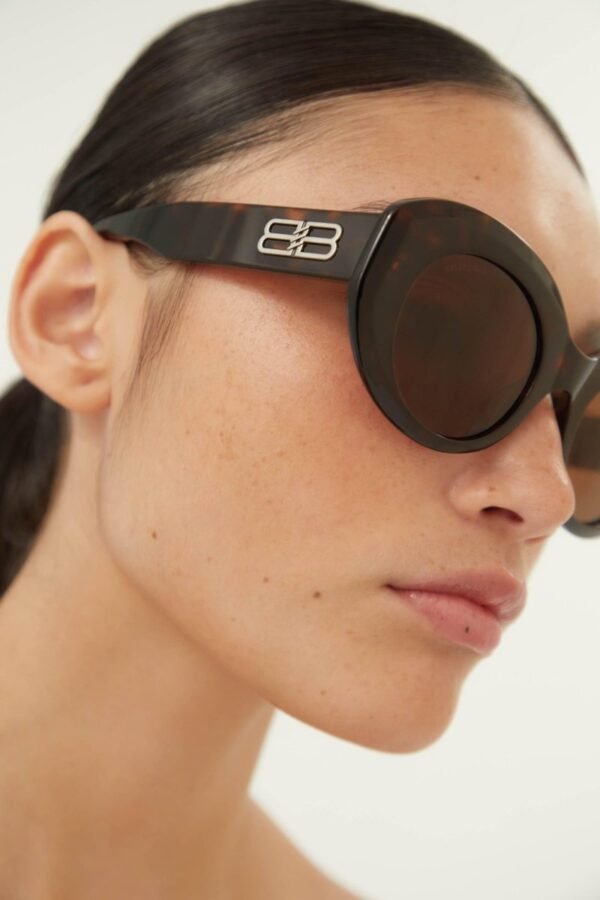 Balenciaga oval femenine sunglasses - Lux Studios