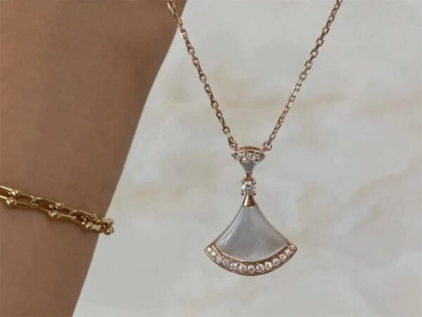 DREAM NECKLACE MOP ROSE GOLD DIAMOND