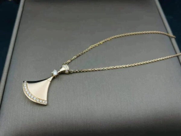 DREAM NECKLACE ROSE GOLD DIAMOND