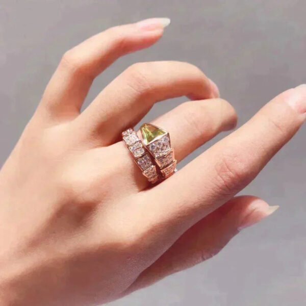 SERPENTI RING PINK GOLD DIAMOND MALACHITE