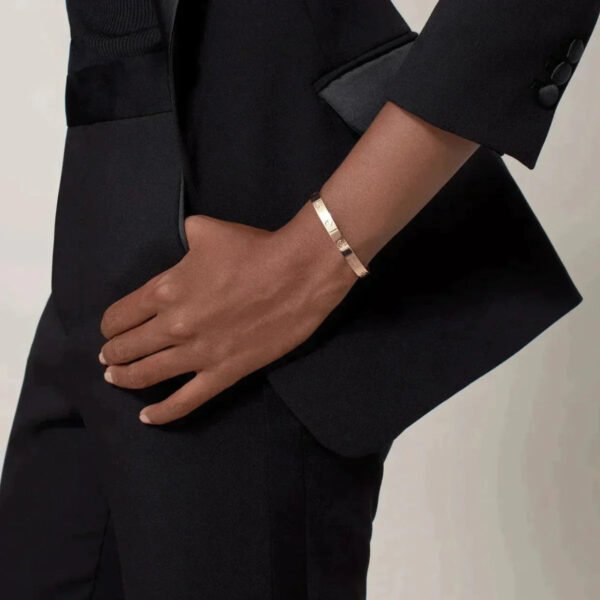 Gift unlocked - Love Bracelet - Lux Studios
