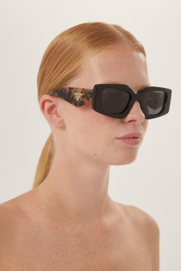 Prada geometrical black sunglasses - Lux Studios