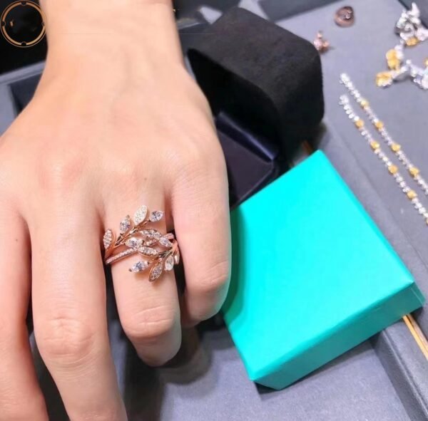 VICTORIA DIAMOND VINE BYPASS RING ROSE GOLD