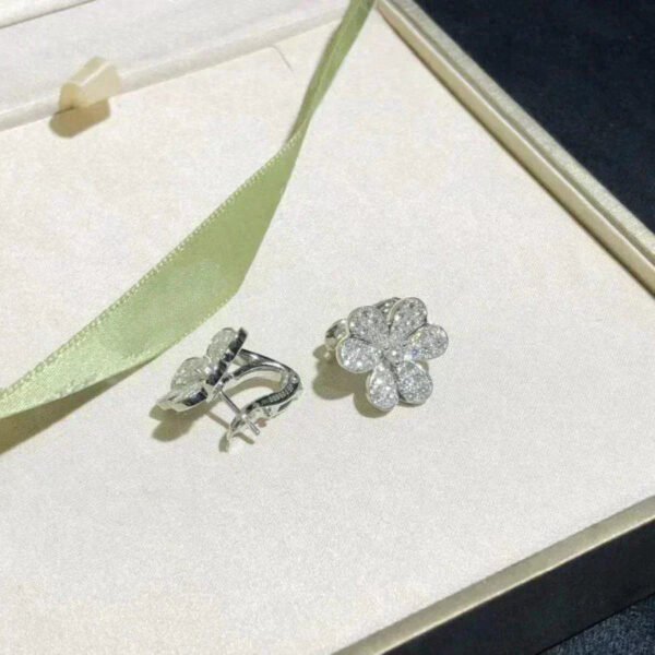 FRIVOLE FLOWER DIAMOND EARRINGS SILVER