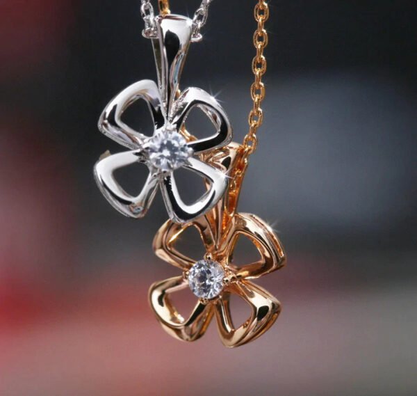 FIOREVER NECKLACE DIAMOND CENTER